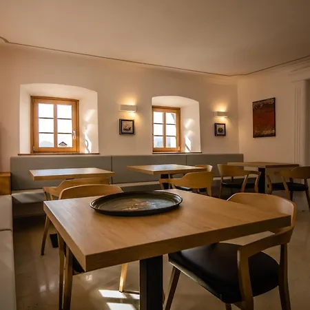 فندق مبيت وإفطار Saunu Dvor *