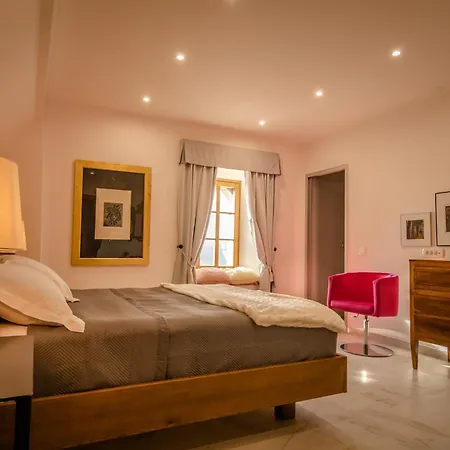 Saunu Dvor 住宿加早餐酒店 *