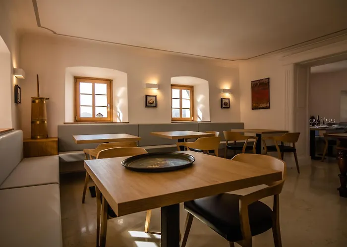 Oda ve Kahvaltı Saunu Dvor *